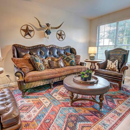 The Lodge At Little Ranches Central Sleeps 26 Wimberley Bagian luar foto