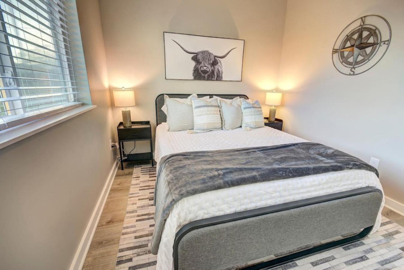 The Lodge At Little Ranches Central Sleeps 26 Wimberley Bagian luar foto
