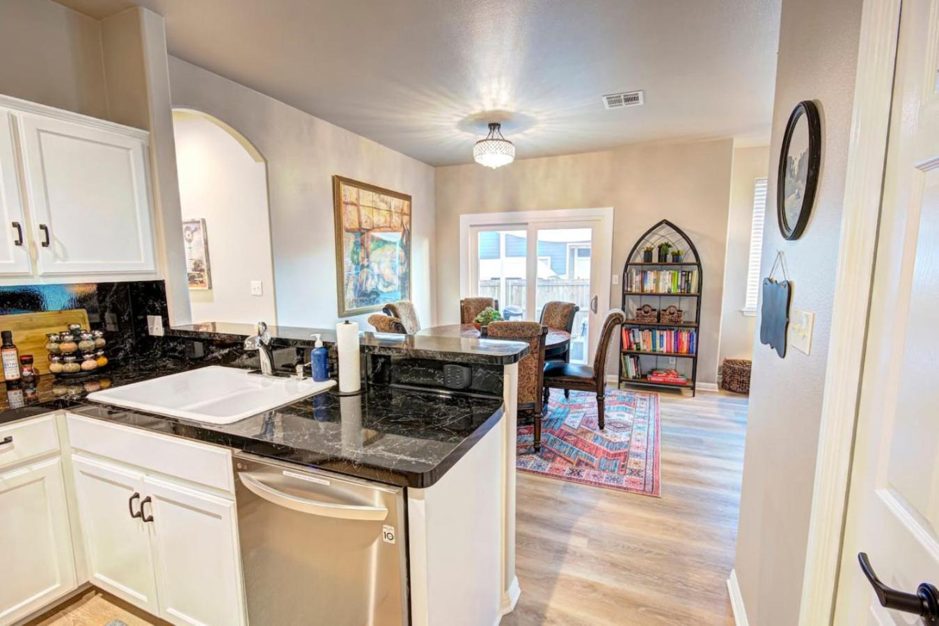 The Lodge At Little Ranches Central Sleeps 26 Wimberley Bagian luar foto