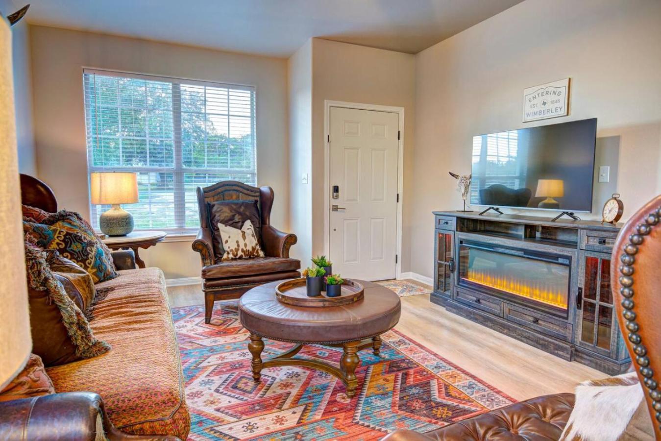The Lodge At Little Ranches Central Sleeps 26 Wimberley Bagian luar foto