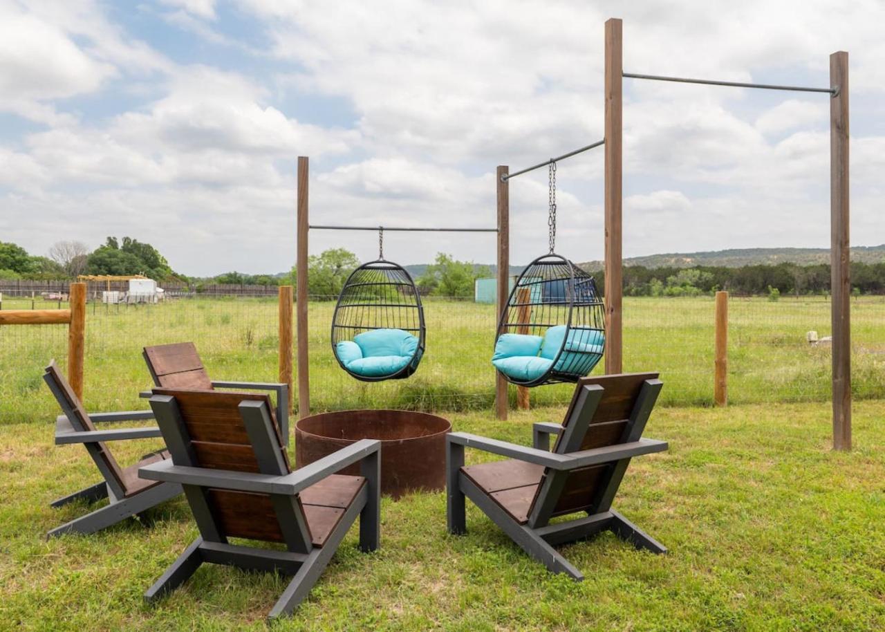 The Lodge At Little Ranches Central Sleeps 26 Wimberley Bagian luar foto